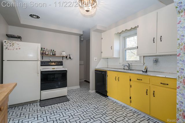 2718 Corey Street, Waterford Charter Township, MI 48328