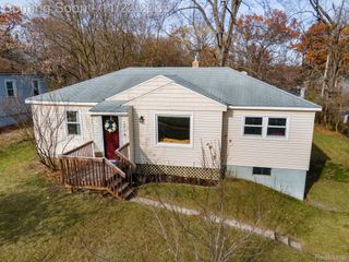 2718 Corey Street, Waterford Charter Township, MI 48328