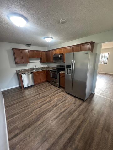 305 Jackson Avenue N, Hopkins, MN 55343