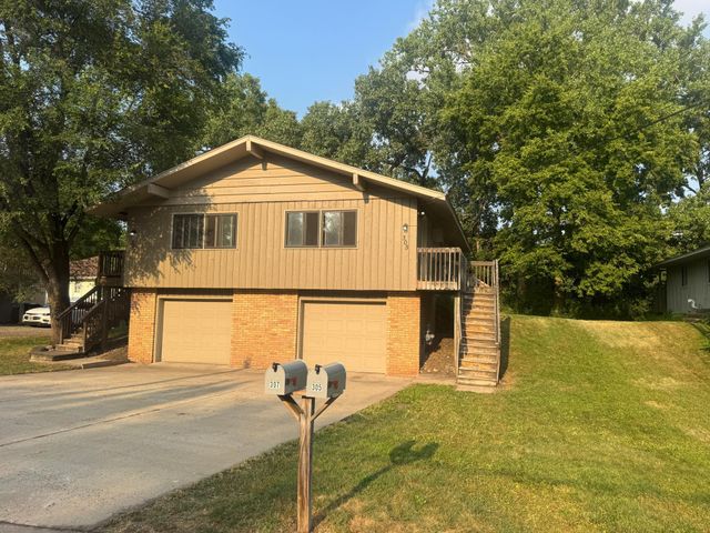 305 Jackson Avenue N, Hopkins, MN 55343