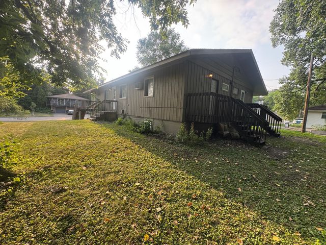 305 Jackson Avenue N, Hopkins, MN 55343