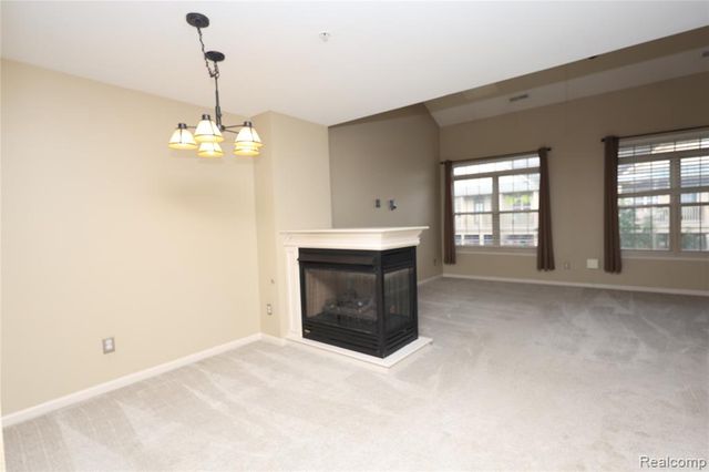 129 E Bay Drive, Walled Lake, MI 48390