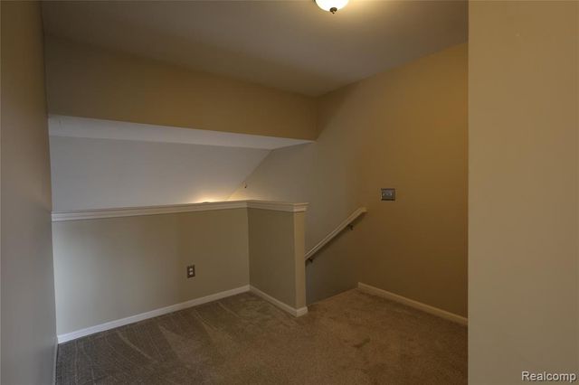 129 E Bay Drive, Walled Lake, MI 48390