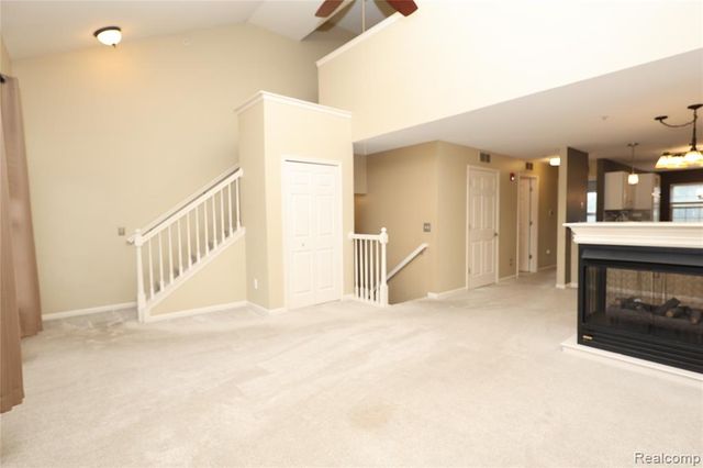 129 E Bay Drive, Walled Lake, MI 48390