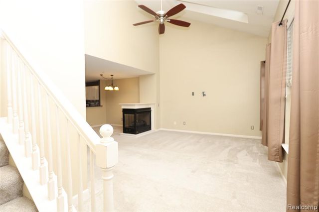 129 E Bay Drive, Walled Lake, MI 48390