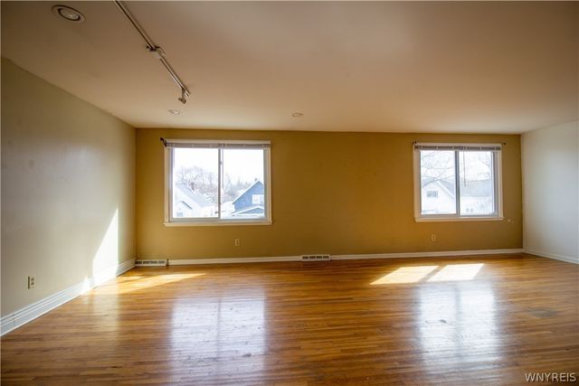 126 Grandview Avenue, Tonawanda, NY 14223