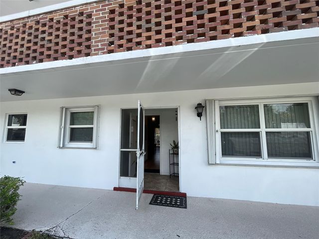 2050 NE 39th St W103, Lighthouse Point, FL 33064