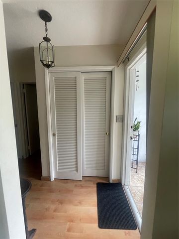 2050 NE 39th St W103, Lighthouse Point, FL 33064