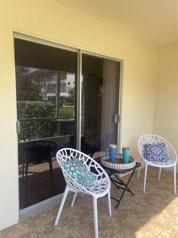 2050 NE 39th St W103, Lighthouse Point, FL 33064