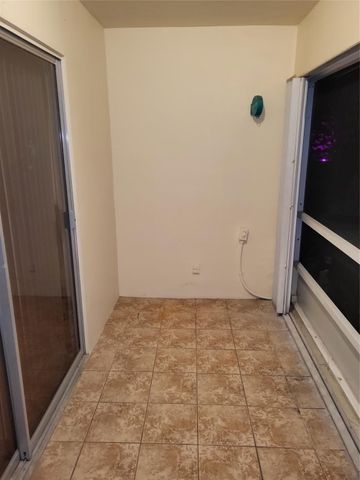 2050 NE 39th St W103, Lighthouse Point, FL 33064