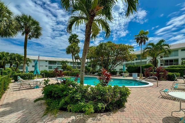 2050 NE 39th St W103, Lighthouse Point, FL 33064