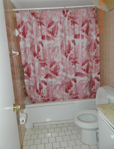 2050 NE 39th St W103, Lighthouse Point, FL 33064