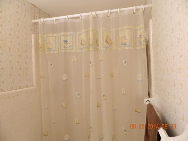 2050 NE 39th St W103, Lighthouse Point, FL 33064