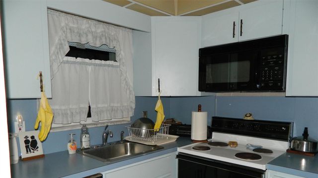 2050 NE 39th St W103, Lighthouse Point, FL 33064
