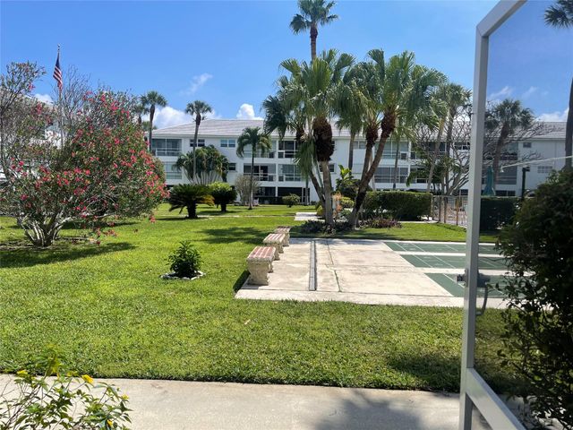 2050 NE 39th St W103, Lighthouse Point, FL 33064