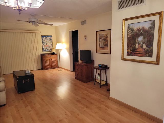 2050 NE 39th St W103, Lighthouse Point, FL 33064