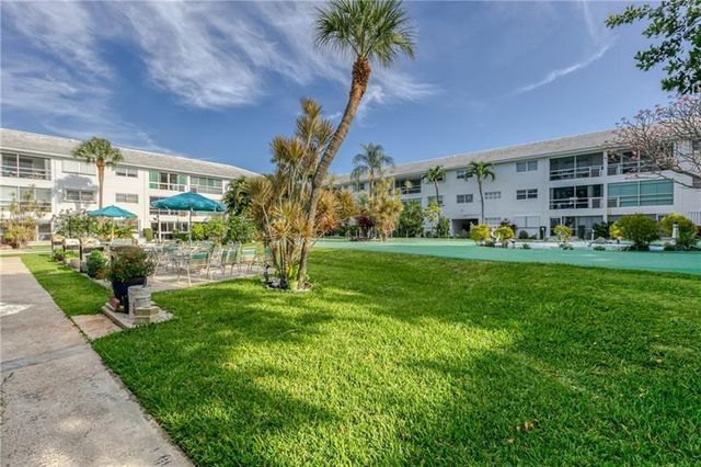 2050 NE 39th St W103, Lighthouse Point, FL 33064
