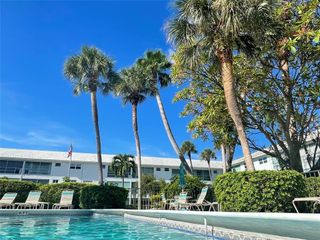2050 NE 39th St W103, Lighthouse Point, FL 33064