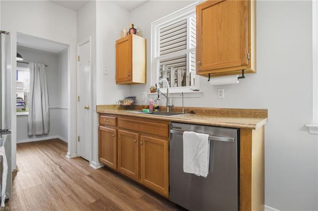 17 Camellia LN, Hampton, VA 23663