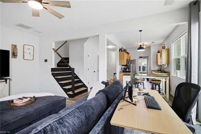 17 Camellia LN, Hampton, VA 23663