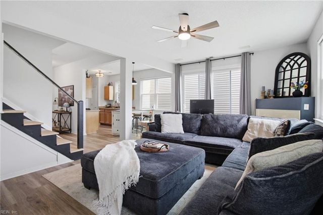 17 Camellia LN, Hampton, VA 23663
