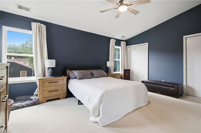 17 Camellia LN, Hampton, VA 23663
