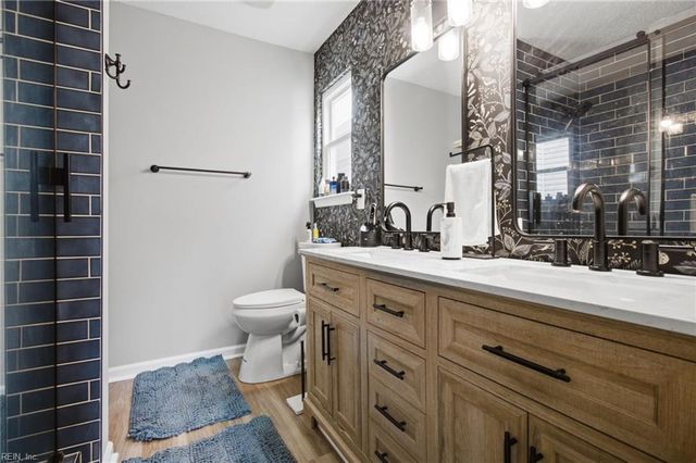 17 Camellia LN, Hampton, VA 23663