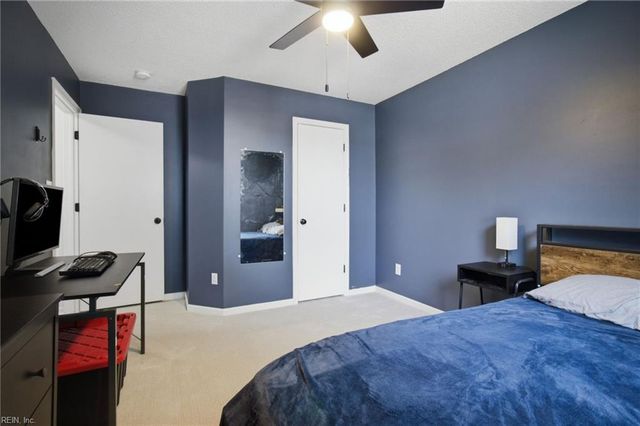 17 Camellia LN, Hampton, VA 23663