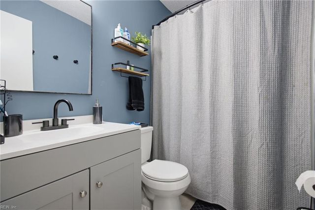 17 Camellia LN, Hampton, VA 23663