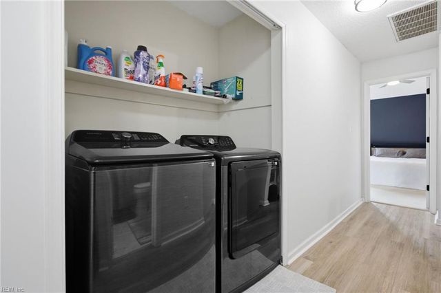 17 Camellia LN, Hampton, VA 23663