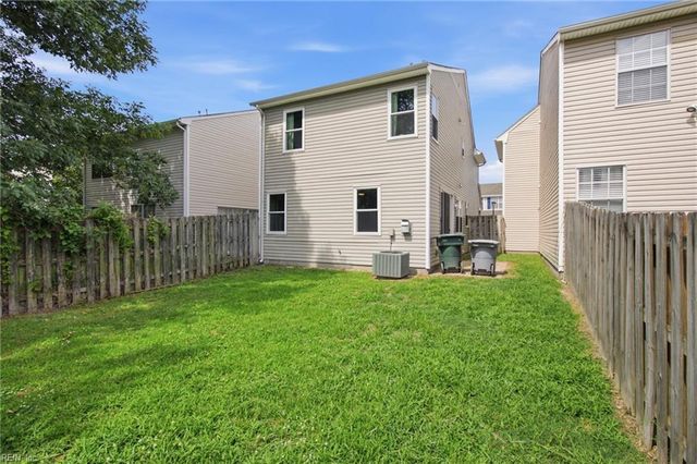 17 Camellia LN, Hampton, VA 23663