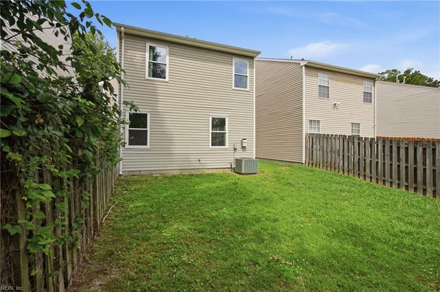 17 Camellia LN, Hampton, VA 23663