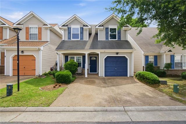 17 Camellia LN, Hampton, VA 23663