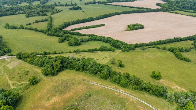 1924 Thompson Station Rd, W, Thompsons Station, TN 37179