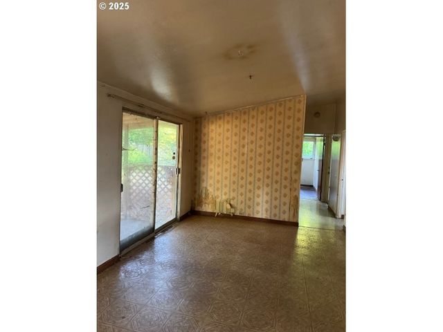 1038 PRESIDENT St, Eugene, OR 97401