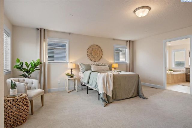 5026 Smitty Dr, Richland, WA 99352