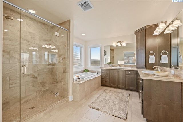 5026 Smitty Dr, Richland, WA 99352