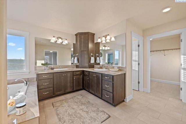 5026 Smitty Dr, Richland, WA 99352