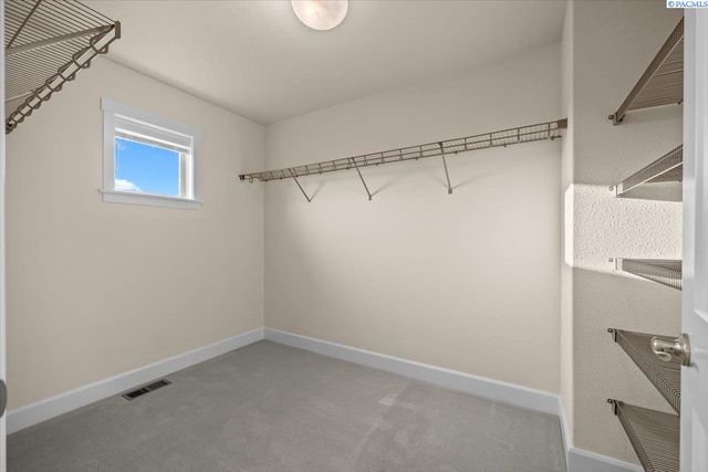 5026 Smitty Dr, Richland, WA 99352