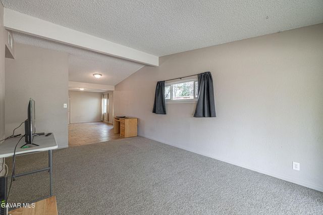 1156 W Avenue J14, Lancaster, CA 93534