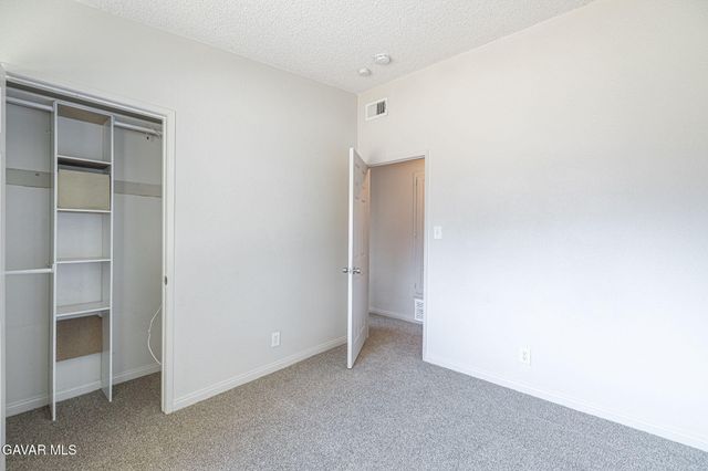 1156 W Avenue J14, Lancaster, CA 93534