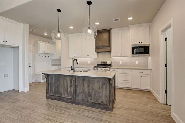 2091 Cash Court, Blanchard, OK 73010