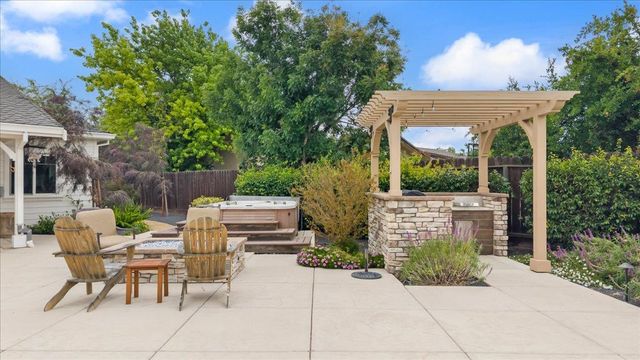 8720 W Fairoaks Rd, Tracy, CA 95304