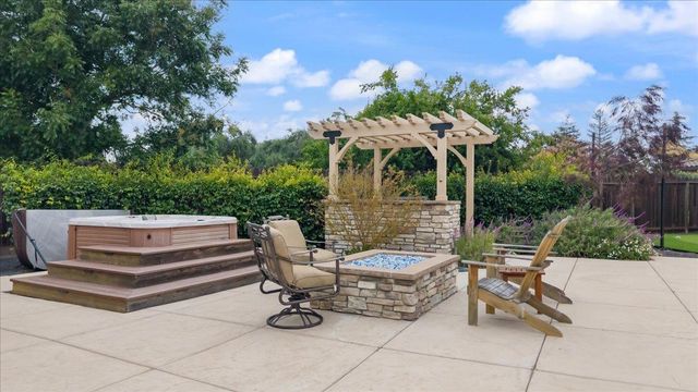 8720 W Fairoaks Rd, Tracy, CA 95304