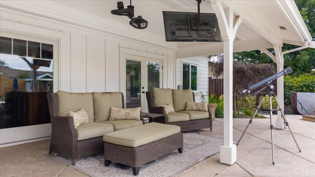 8720 W Fairoaks Rd, Tracy, CA 95304