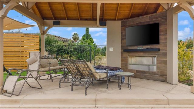 8720 W Fairoaks Rd, Tracy, CA 95304