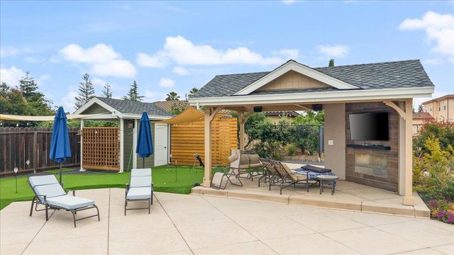 8720 W Fairoaks Rd, Tracy, CA 95304