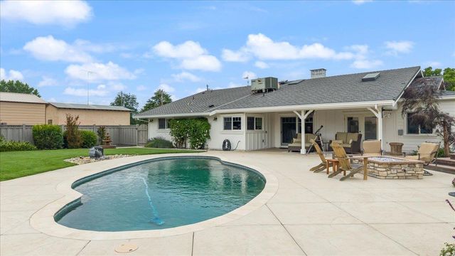 8720 W Fairoaks Rd, Tracy, CA 95304