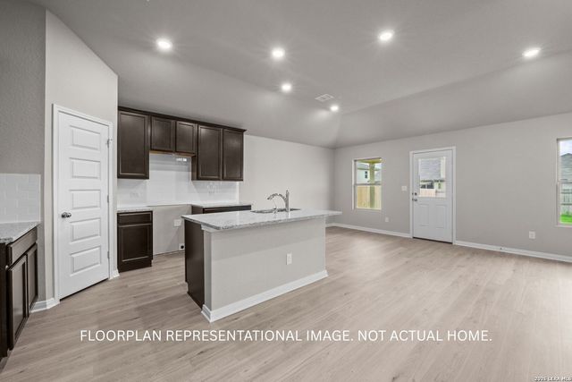 2903 Selhurst Street, Converse, TX 78109