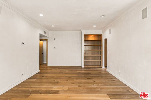 11667 Gorham Avenue 201, Los Angeles, CA 90049